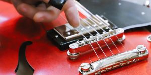 When To Change Guitar Strings To Get The Best Sound