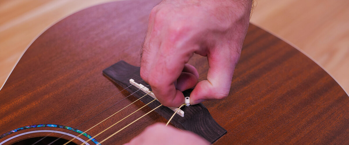 signs it's time to change guitar strings